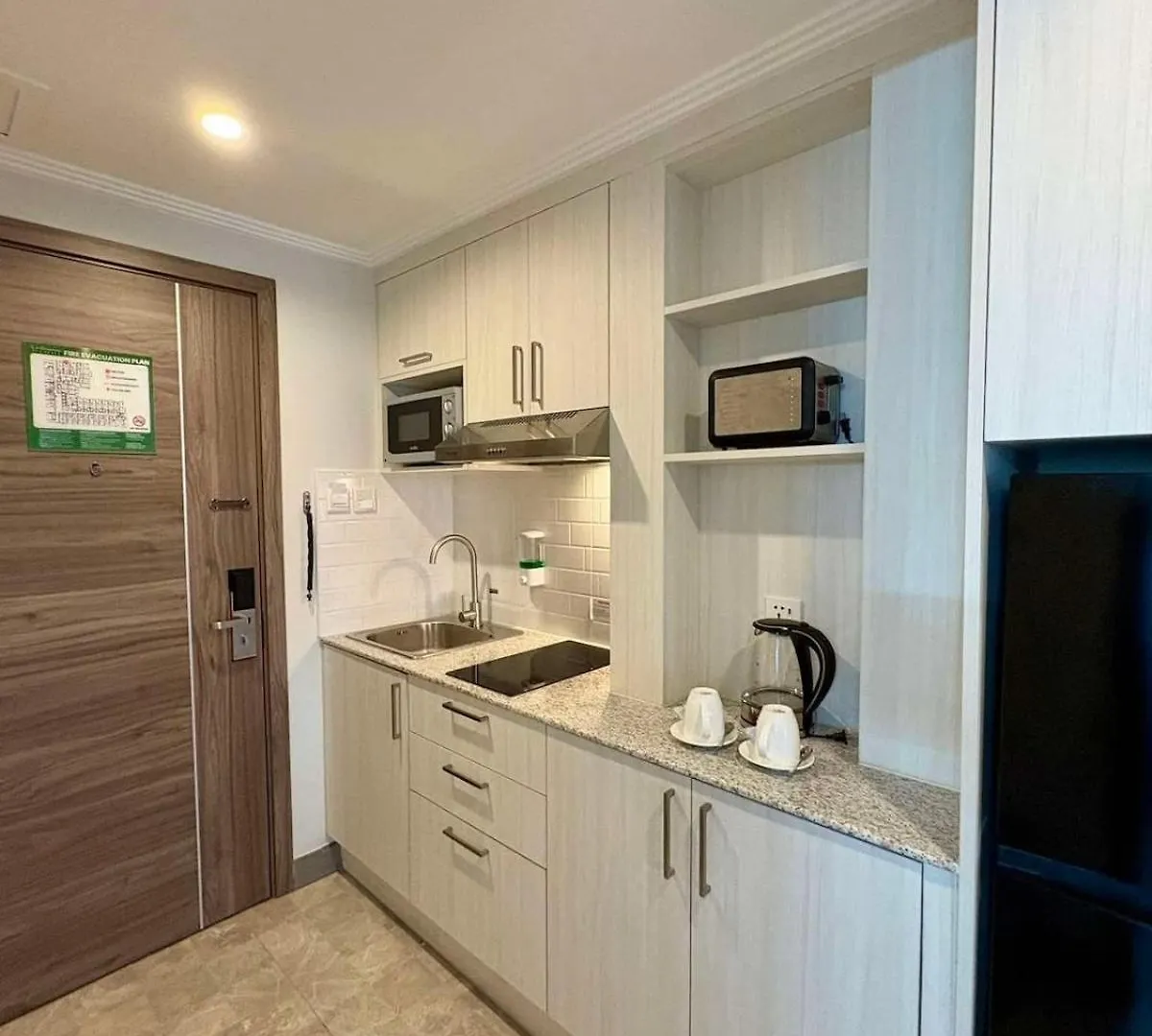 Sheryll Escapes - La Grande Phase 2, Grand Studio 625 With Balcony, Wifi & Netflix Ángeles