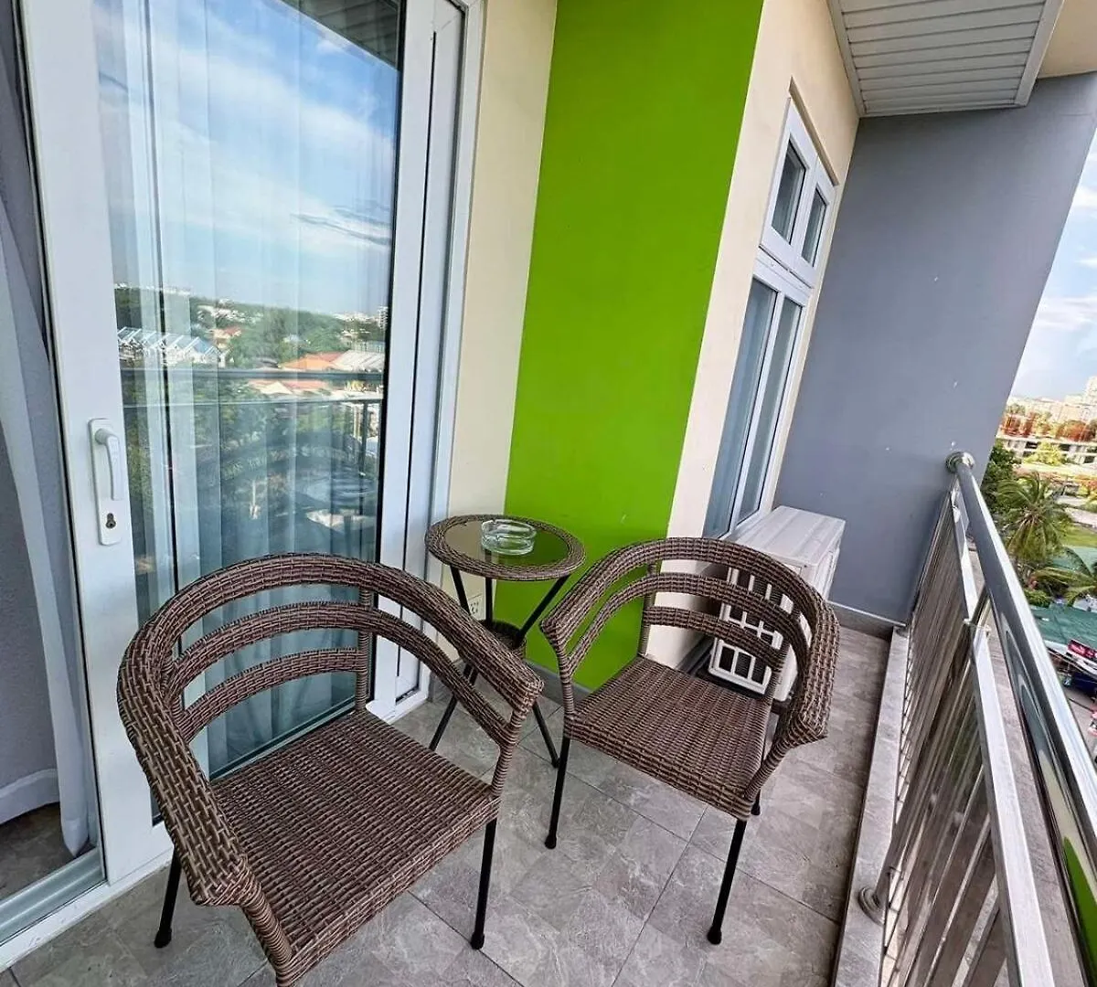Sheryll Escapes - La Grande Phase 2, Grand Studio 625 With Balcony, Wifi & Netflix Ángeles 0*,