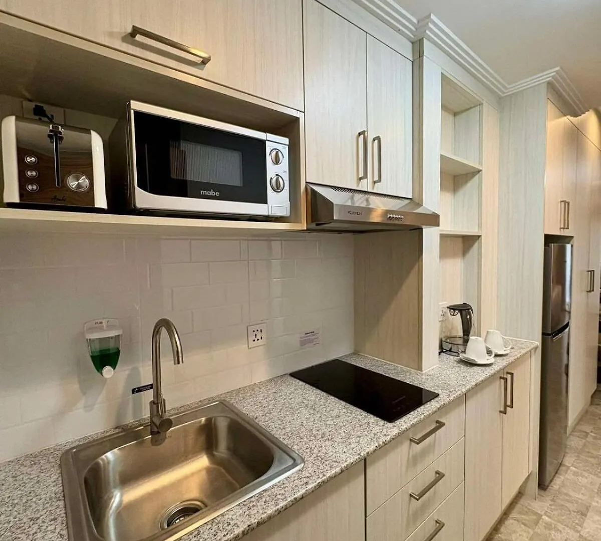 Sheryll Escapes - La Grande Phase 2, Grand Studio 625 With Balcony, Wifi & Netflix Ángeles Apartamento